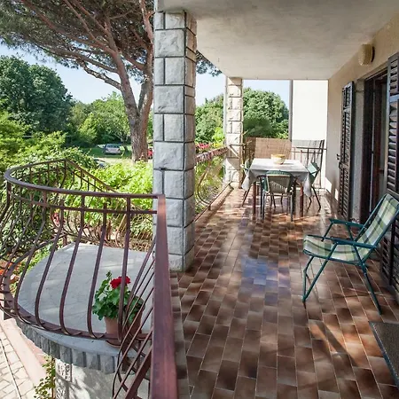 Apartment Regina Rovinj Exterior foto