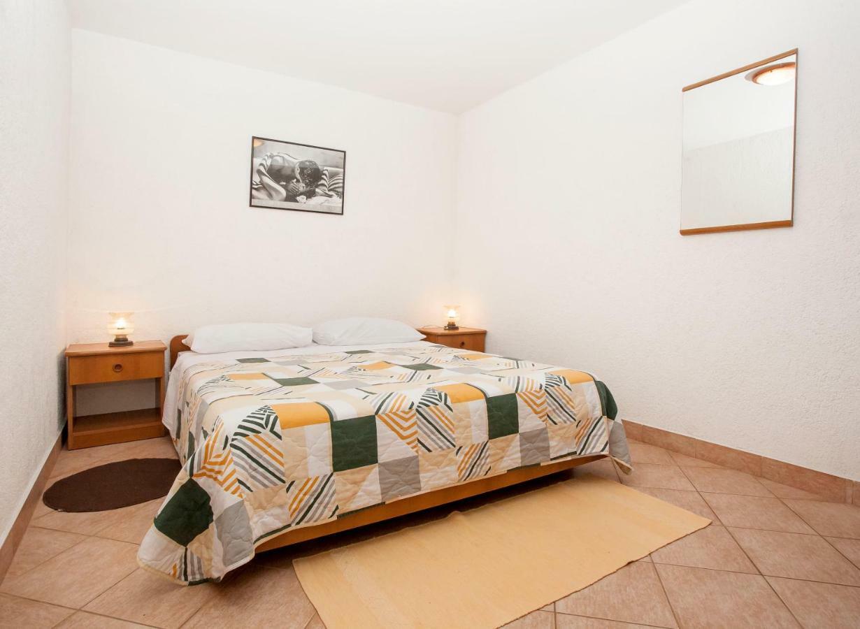 Regina Apartment